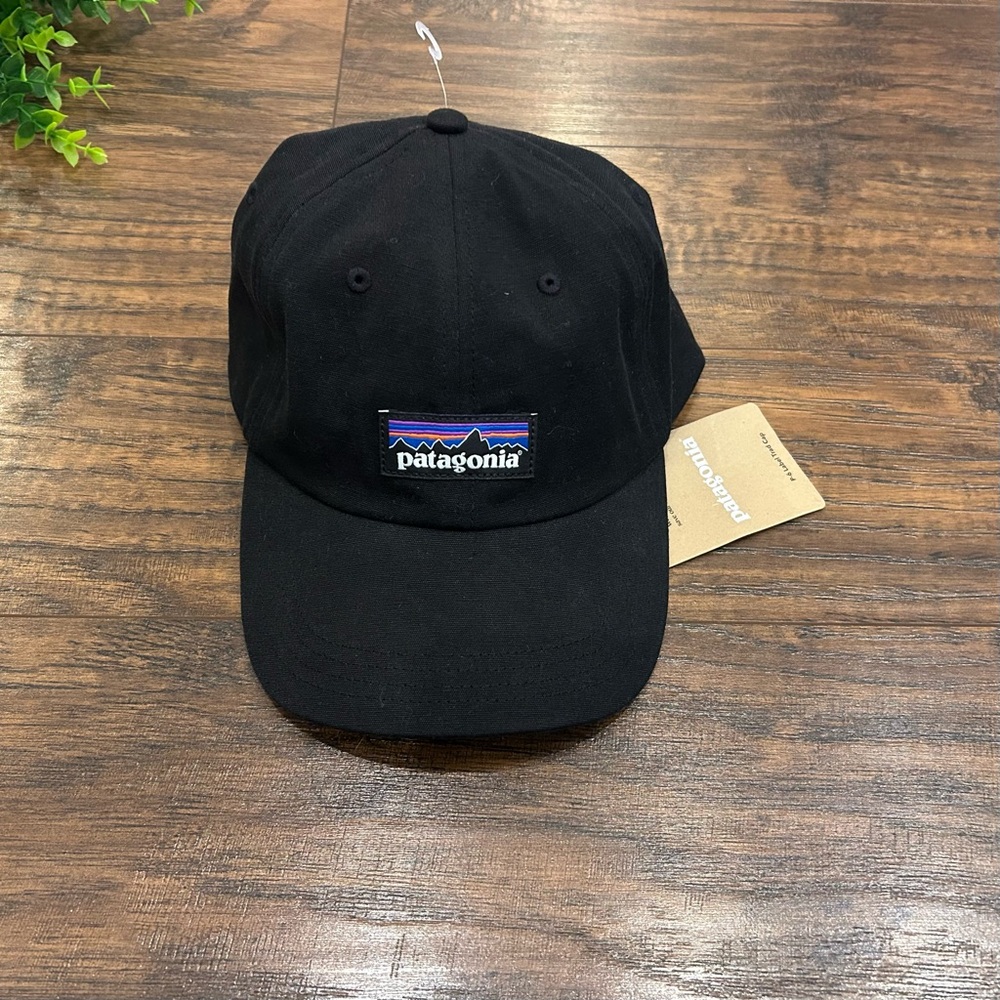 NWT PATAGONIA P-6 Label Traditional Hat Baseball Cap Black logo Mens Womens